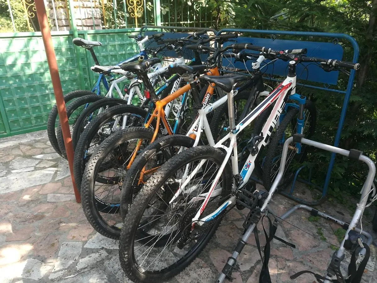 Arti Vila 卡萨米尔 0*,