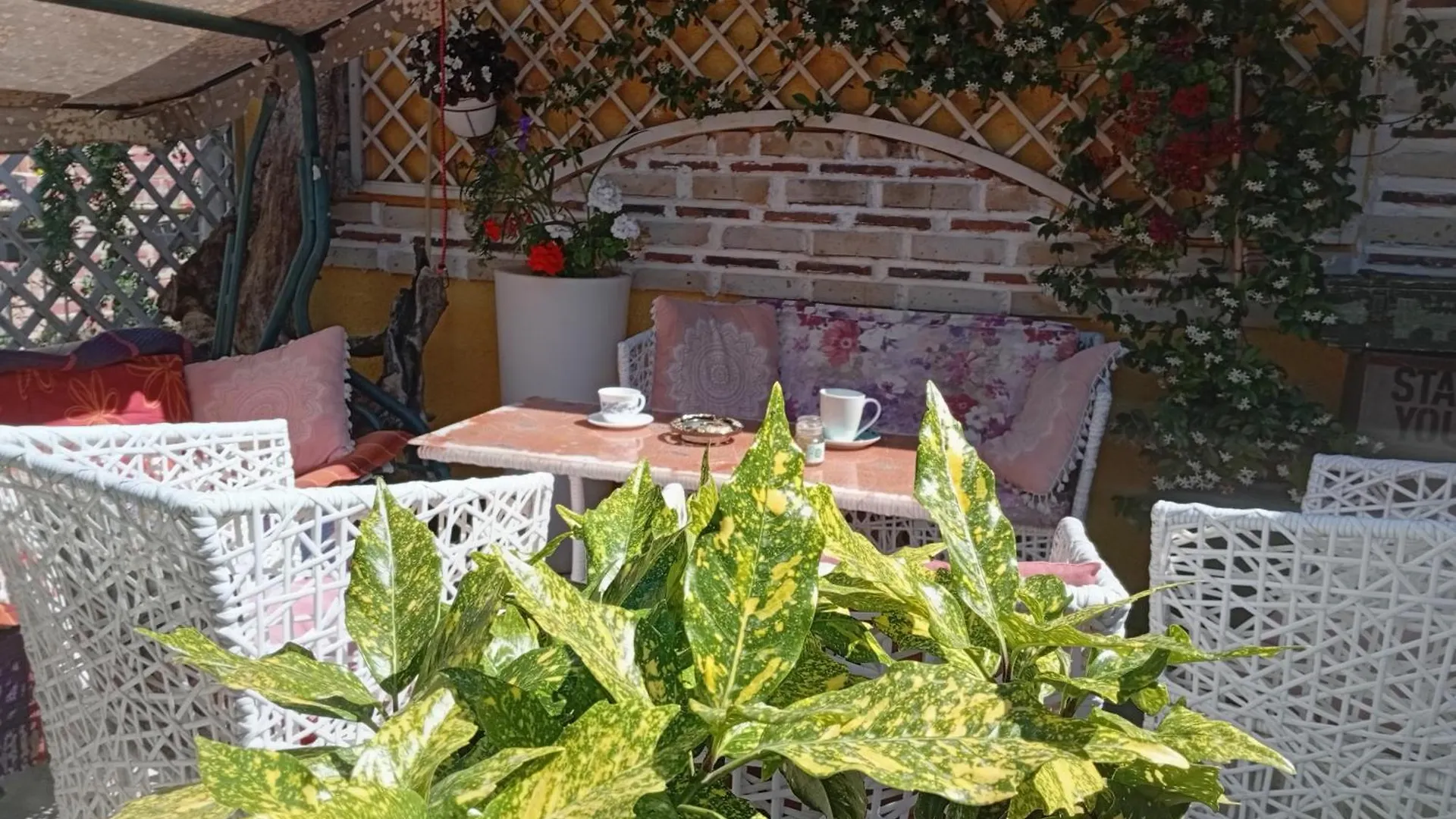Arti Vila Ksamil Albania