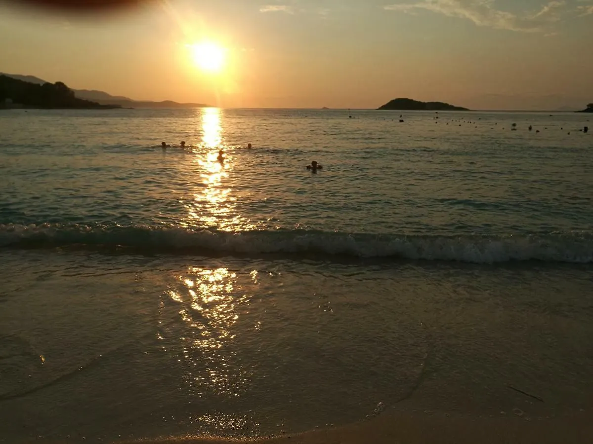 Arti Vila Ksamil 0*,  Albania